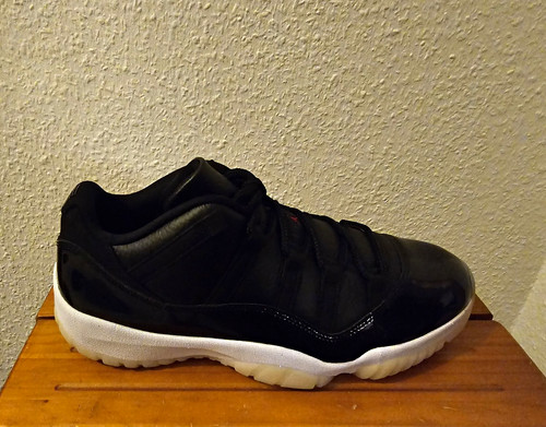 Air jordan retro - 11,